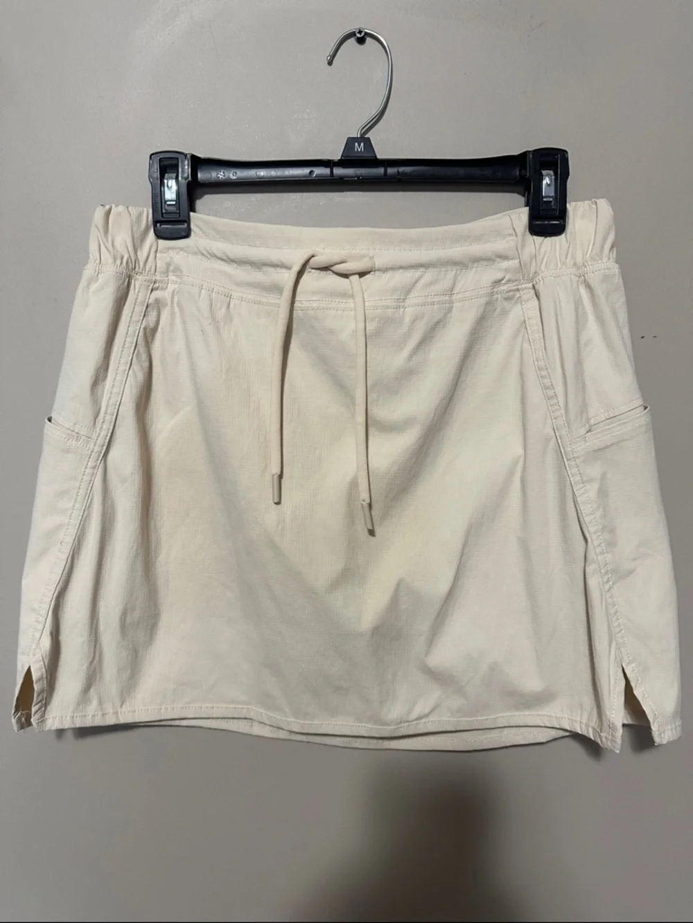 Te Verde Cream Drawstring Skort with Pockets - Picture 1 of 4
